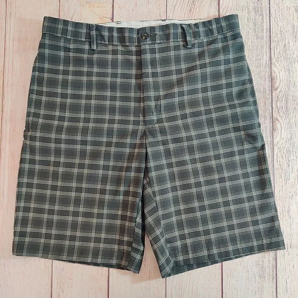 Greg Norman plaid flat front 10" performance golf shorts sz 32